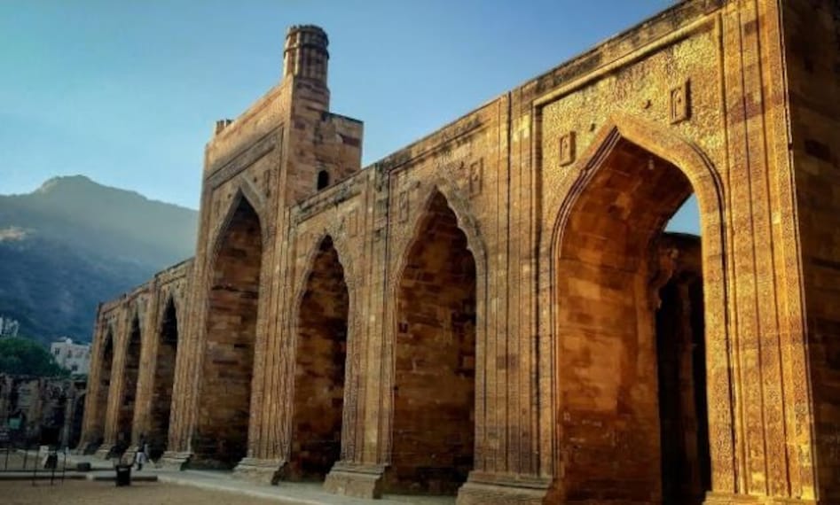 Adhai Din Ka Jhonpra-1